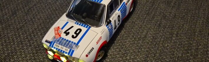 Kovový model legendárního soutěžního vozu Škoda 130 RS, verze „Monte Carlo“, piloti Blahna-Hlávka…