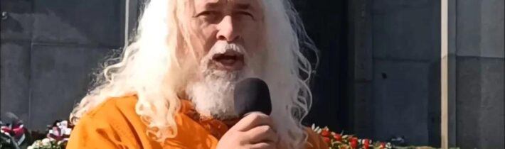 09.05.2025 Daniel Máčovský recituje MOR HO na Slavíne