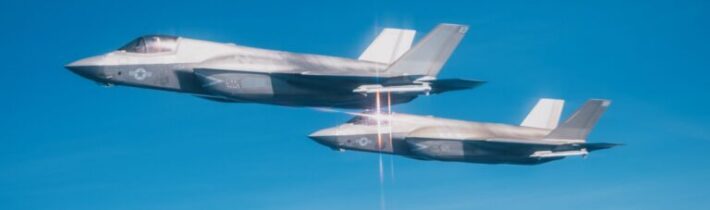 USA umisťují poblíž Íránu stíhačky F-35, stíhačky EA-18GS a velitelské a záchranné letouny – INFOKURÝR
