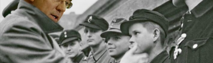 Führer NATO Rutte: Zažijeme válku s Ruskem jako naši prarodiče! Jenže občané států EU za bruselské ani své domácí pupíky bojovat nechtějí. Obávají se více migrantů než Ruska. Co s tím? Bez strašení válkou si totiž Bruselané svá koryta neudrží