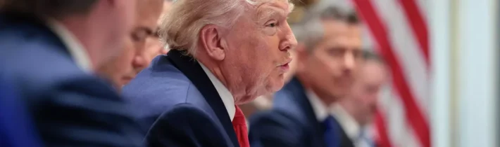 Ruský analytik: Trumpovo zavedenie výnimočného stavu svedčí o neistote jeho tímu