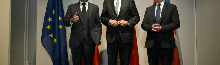 Simplicius: Trio evropských loutkářů čelí okamžiku pravdy