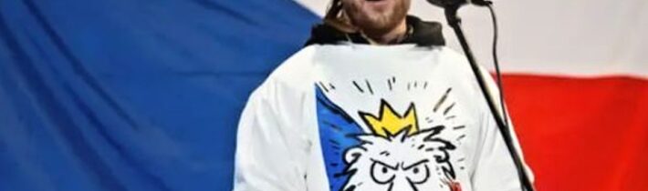 Víte proč má lempl Minář „vošoupaný boty po dědečkovi“ a Rajchl z krokodýlí kůže?