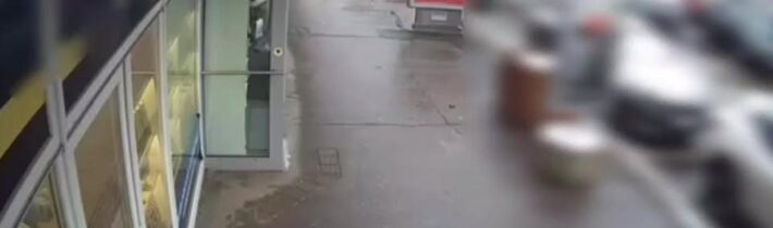 Pozrite si video z nepodarenej krádeži zlatníctva v Dunajskej Strede. Viac si o … @Jajka Správy post 2026-02-17 16:24:14