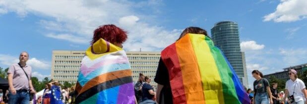 Rada Európy odhlasovala za zákaz konverznej terapie