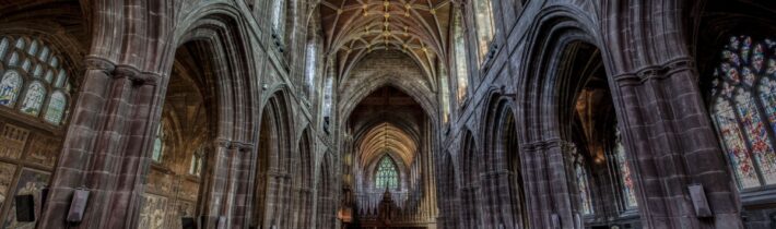 Cirkevná kríza bola v stredoveku horšia ako dnes. A ktože nám tu postavil tie katedrály? –