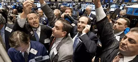 Akcionári spozorneli: Politika „Kupuj Ameriku“ sa mení na politiku „Predávaj Ameriku“