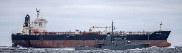 Balt se mění v šachovnici: Rusko posílá na ropné lodě bývalé žoldnéře a operativce