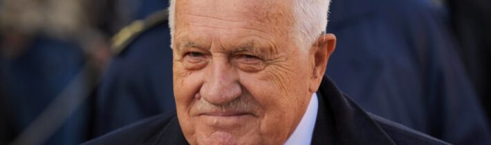 Chilské pero aneb když se z protokolární rekvizity vyrábí politická psychodrama