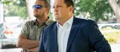 KTO SA ZLOMÍ PRVÝ?