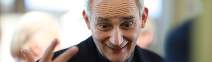 Kardinál Zuppi sa sťažuje, že na výuku katechizmu sa mu v centre Bologne zapísalo „nula“ detí a zároveň chodí s moslimami oslavovať ramadán