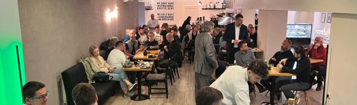 Povzbudený plnou kaviarňou na stretnutí v Žarnovici sa teraz presúvam do Bratis… / Fľuska post 2026-03-26 19:37:37