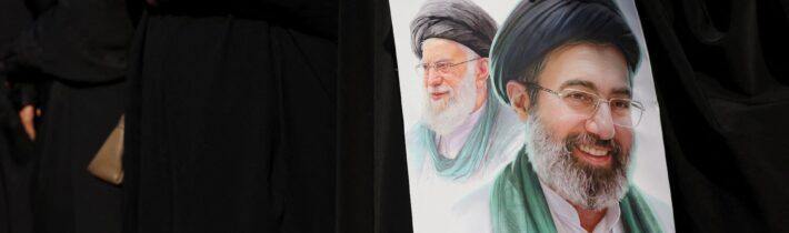 Americká rozviedka tvrdí, že iránskej vláde kolaps nehrozí