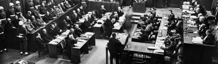 Americký prístup k medzinárodnému právu, tribunálom a k nepriateľovi sformovali Indiáni