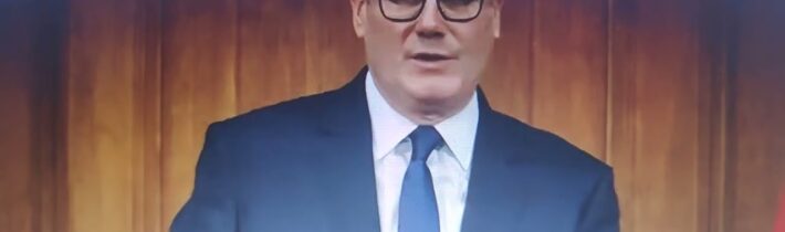 Trump PONÍŽEN spojencem z NATO? Starmer ODMÍTÁ varování a hrozby USA ve věci Hormuzského průlivu…