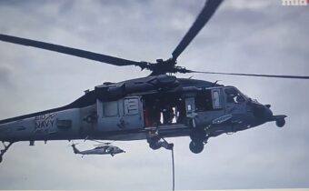 Trumpova blokáda Hormuzu SELHÁVÁ? Lodě VZDORUJÍ námořnictvu USA a klidně proplouvají; Írán se směje.