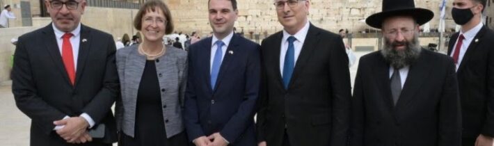 Pri návšteve Izraela prirovnal Palestíncov k kanibalom