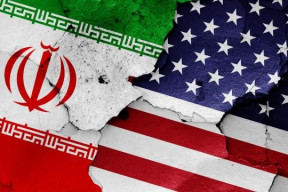 Spojené státy přiznaly neschopnost zničit íránskou "komáří flotilu" v Hormuzském průlivu