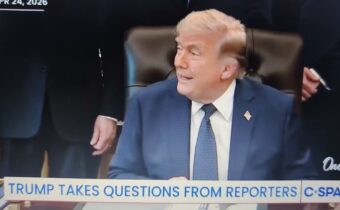 Trump ODMÍTÁ ukončit americko-íránskou válku! SIGNALIZUJE dlouhou válku; „My máme času dost“, říká..