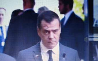 „90 miliard euro vytaženo z kapes všech občanů EU“: Dmitrij Medveděv napadá Evropskou unii…