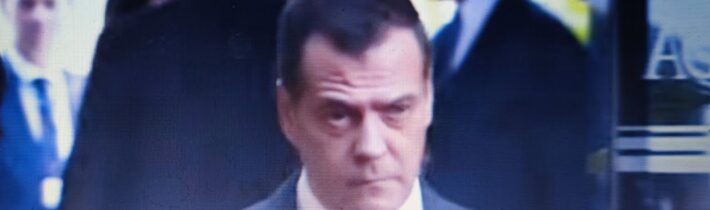 „90 miliard euro vytaženo z kapes všech občanů EU“: Dmitrij Medveděv napadá Evropskou unii…