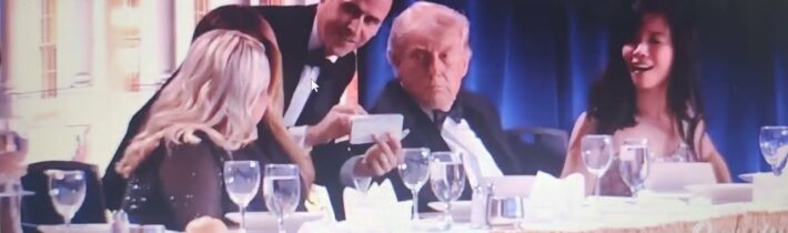 AKTUÁLNĚ: STŘELBA NA TRUMPA NA KAMEŘE: Trump zacílen při „střeleckém“ chaosu na večeři v Bílém domě.