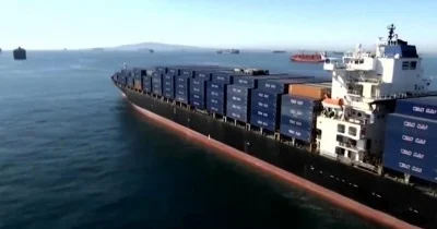 Hormuzský průliv opět uzavřen kvůli americké bizardní blokádě: a Irán bouchl do stolu!