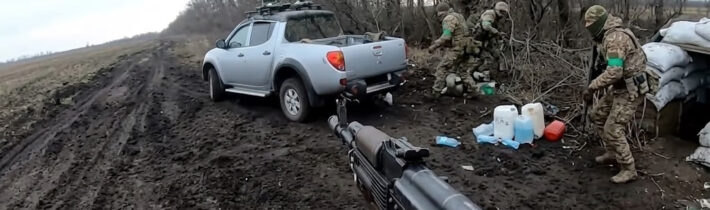 Video: Ukrajinští vojáci čelili útoku ruského FPV dronu. Dramatické záběry zachytily boj o vteřiny