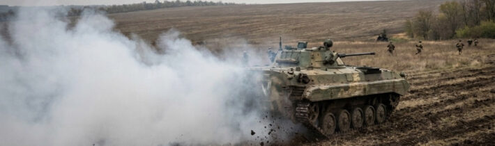 Video: Takto vypadal útok ruského BMP-2 na Ukrajině. Po výsadku přišel rychlý ústup pod kouřem