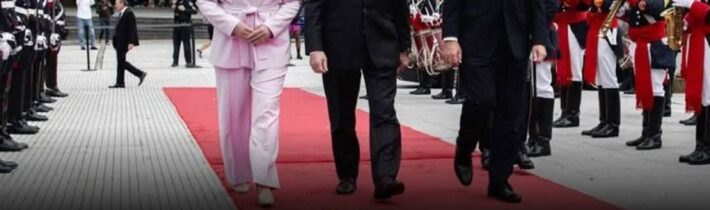 Česká Lady Di vo svojom pyžamovom outfite opäť zaujala. / Fľuska post 2026-04-16 22:02:02