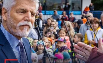 Česko ide bomby, kolektívna lobotómia v praxi.Jedna seniorka na demonštrácii d… / Fľuska post 2026-04-24 10:30:06