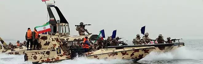 Američanom sa nedarí ničiť iránske „komáre“, ktoré blokujú Hormuzský prieliv