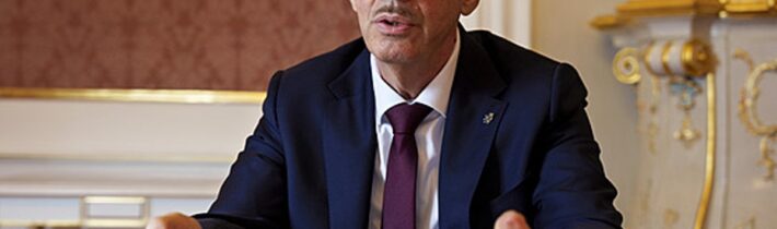 Poplatky skončí, potvrdil Klempíř a představil plán. Opozice avizuje tvrdý boj