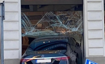 Keď ideš nakupovať na Pařížskej ulici v Prahe, alebo keď ti pred nákupom nerezer… / Fľuska post 2026-04-18 11:59:03