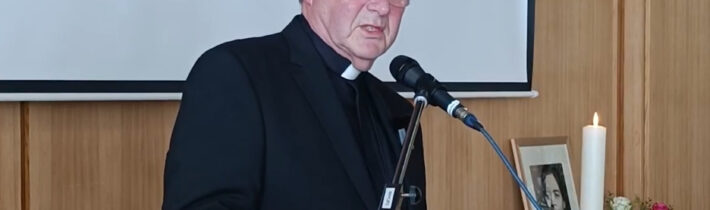 Biskup Schepers: Homosexuálne sklony a transidentita sú súčasťou Božieho stvoriteľského plánu! –