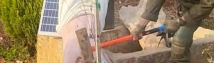 Na sociálních sítích se o víkendu objevila fotografie muže v uniformě, který nič… / Fľuska post 2026-04-20 13:30:00