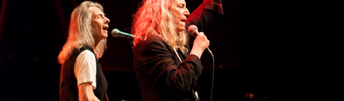 Na Bienále v Benátkach 2026 budú Vatikán reprezentovať pochybné nekresťanské persóny: Patti Smithová, Brian Eno, Jim Jarmusch, Dev Hynes, Alexander Kluge a ďalší