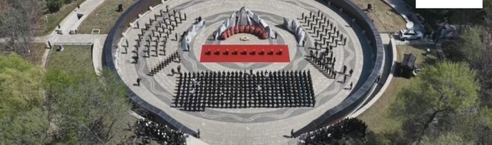 DOJEMNÝ NÁVRAT PO 70 LETECH: Padlí vojáci se konečně vrátili domů, Čína jim vzdala poctu