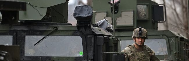 Daniel Davis: USA pripravujú rozsiahly a riskantný úder na Irán