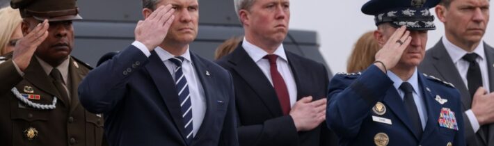 WSJ: Hegseth odvolal generála Georgea kvôli uniknutým informáciám o spore s Driscollom