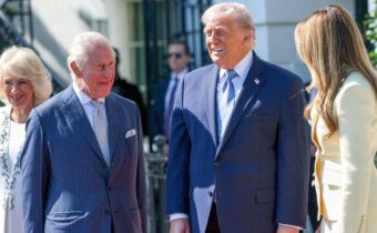 Chaotické kráľovské turné v bývalej kolónii