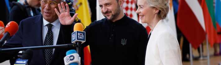 V Európe sa začínajú ohlasovať proti vykrmovaniu Zelenského bandy