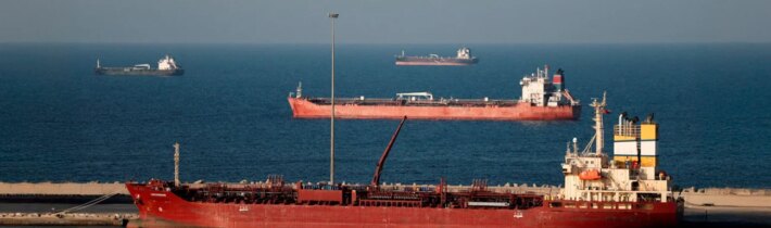 USA uplatňují jakési „válečné právo“ k zahájení zásahů proti 570 tankerům! REAKCE ČÍNY