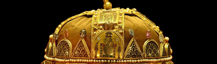 Noví maďarskí poslanci budú prvýkrát po 100 rokoch prisahať na korunu svätého Štefana. Brusel zrejme jasať nebude… –