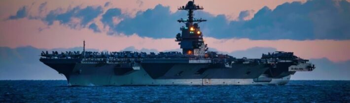 19FortyFive: Vojna s Iránom odvádza pozornosť USA od hrozby, ktorú predstavuje Čína