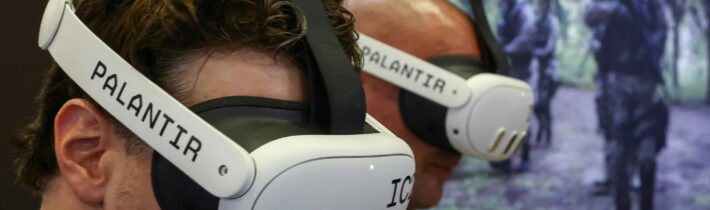 „Palantir“ zhadzuje masku