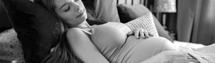 Porodnost padá jako kámen. Od „vakcín“ proti covidu je nižší plodnost u očkovaných žen. ~ NESPOKOJENÝ