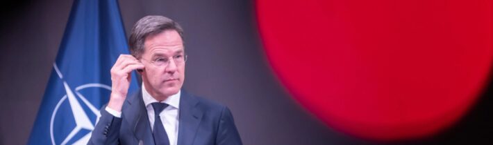 BZ: V snahe udržať USA v aliancii koná NATO v rozpore so svojimi členmi