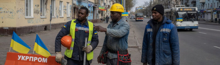 Ukrajinští muži zabití ve válce – teď chtějí dovážet černochy z Afriky jako pracovní sílu – INFOKURÝR