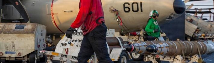 Trumpova „epická zúrivosť“ už stála Ameriku 80 – 100 miliárd dolárov